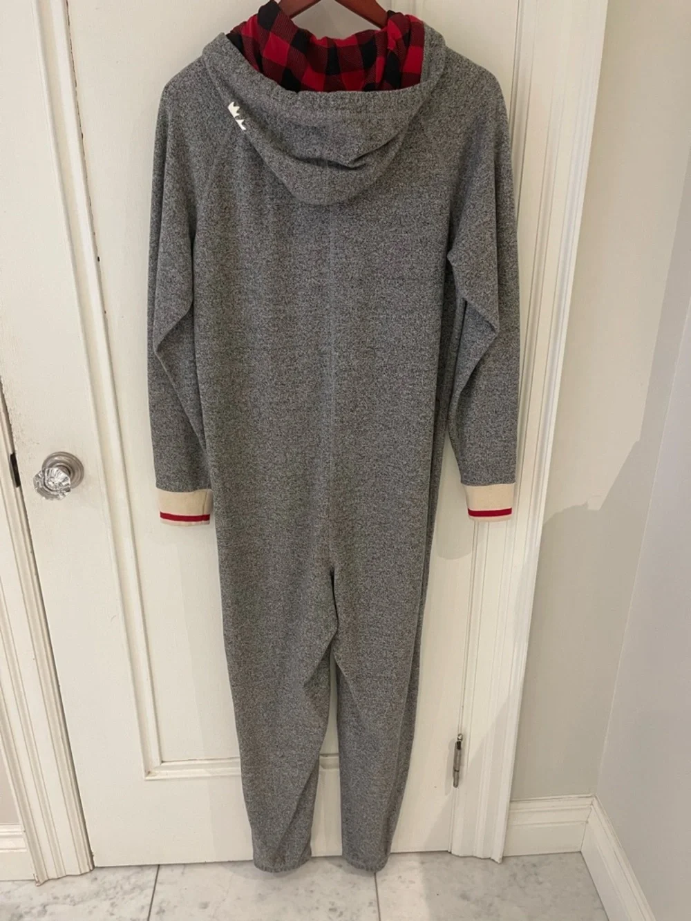 Roots Cabin Onesie - Picture 3 of 3